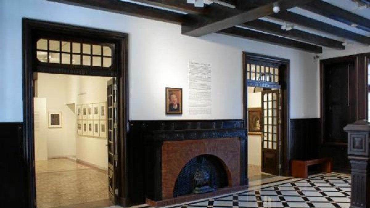 Entrada al Museo de Arte Doña Pakyta.