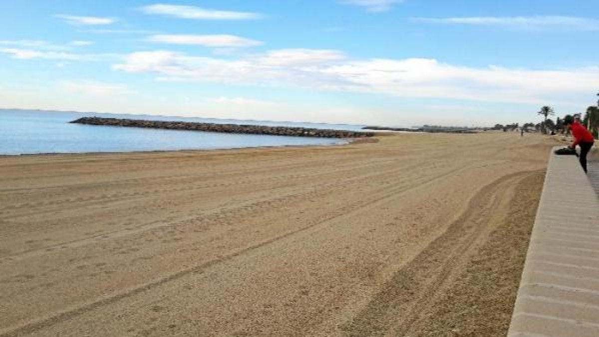 Imagen de la playa de Costacabana regenerada
