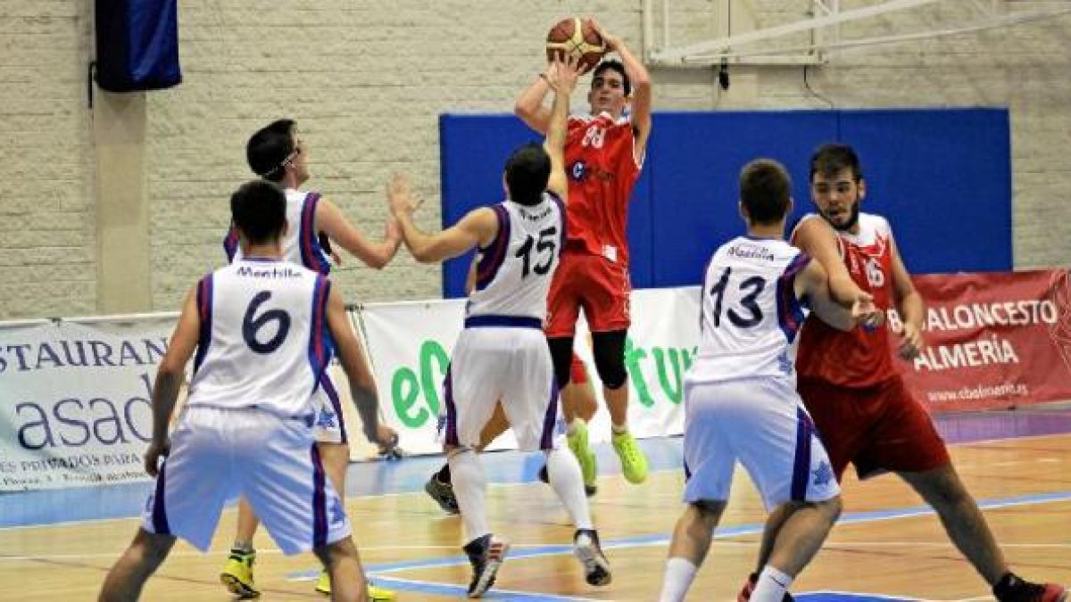 El jugador almeriense explica el inicio de temporada.