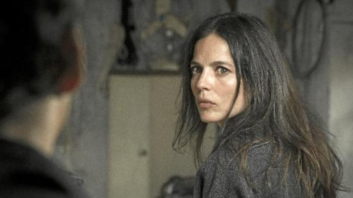 Fotograma de ‘Lejos del mar’ con Elena Anaya.