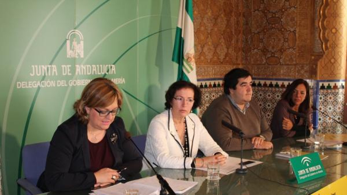 Representantes de la Junta de Andalucía para hablar de violencia de género.