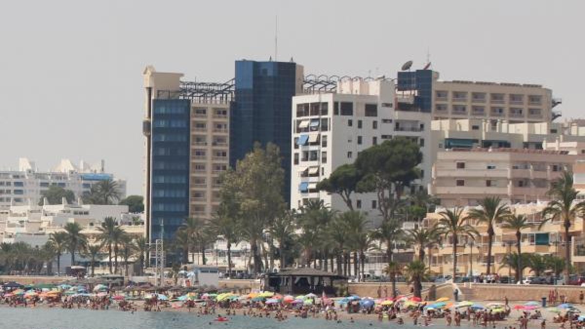 El Portomagno es un emblema del turismo roquetero de los 80 y es gestionado por la caden ATH y propiedad del Complejo Residencial Mirador.