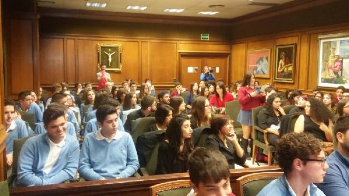 Los alumnos sentados como público también participaron