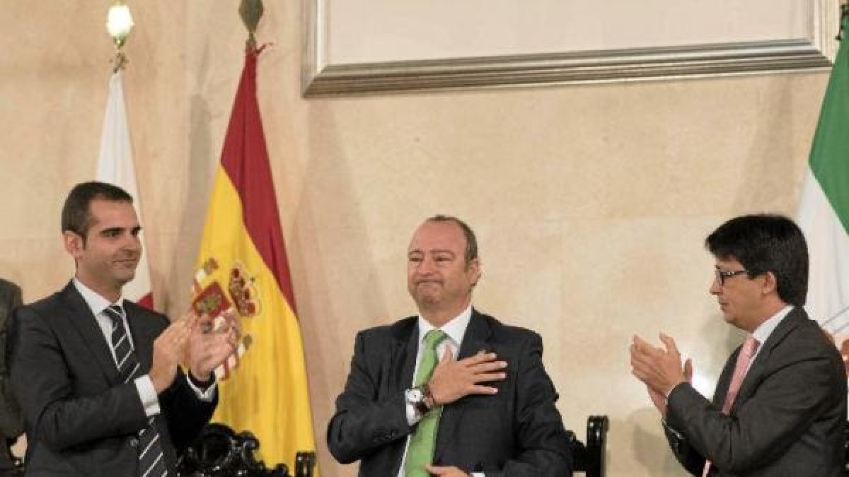 Emocionado el ya ex alcalde tras pronunciar su discurso