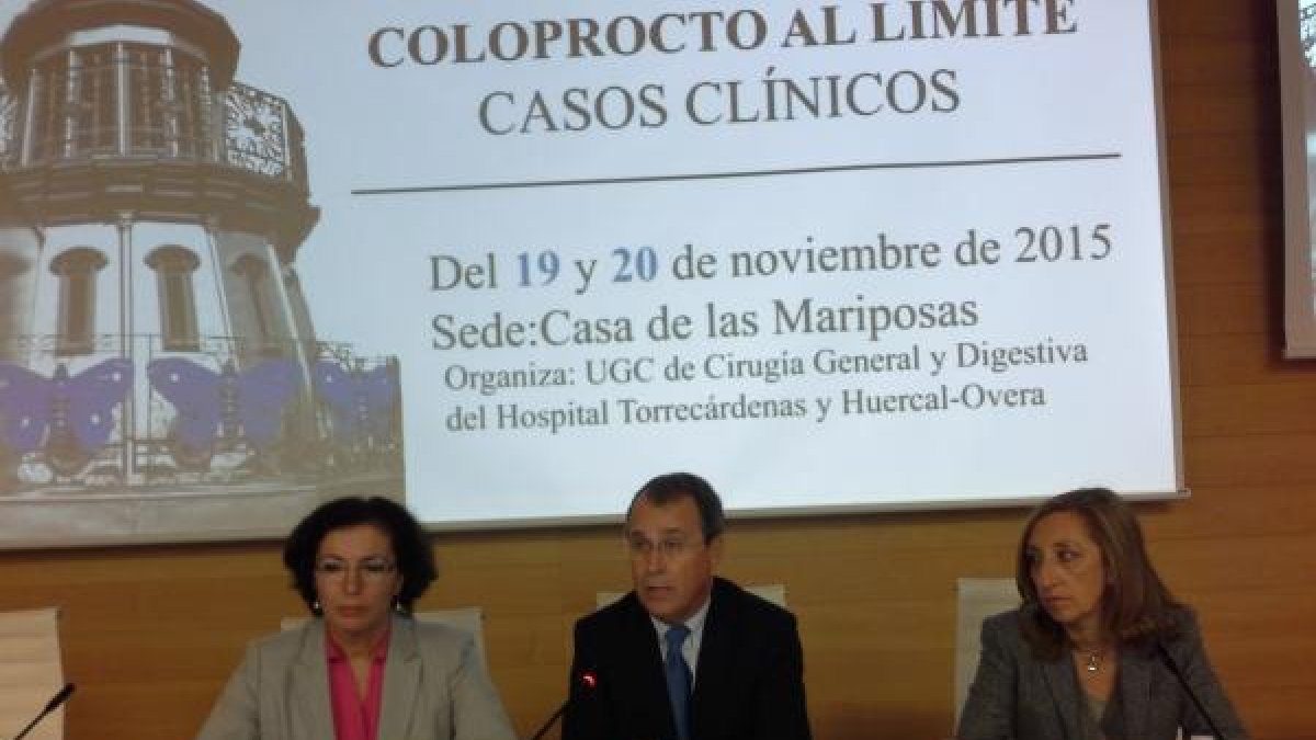 Gracia Fernández, Rafael Rosado y Mila Mancebo en el Congreso Coloprocto.