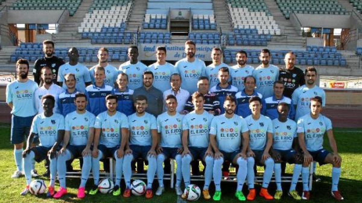 Foto de familia del Depor Ejido.