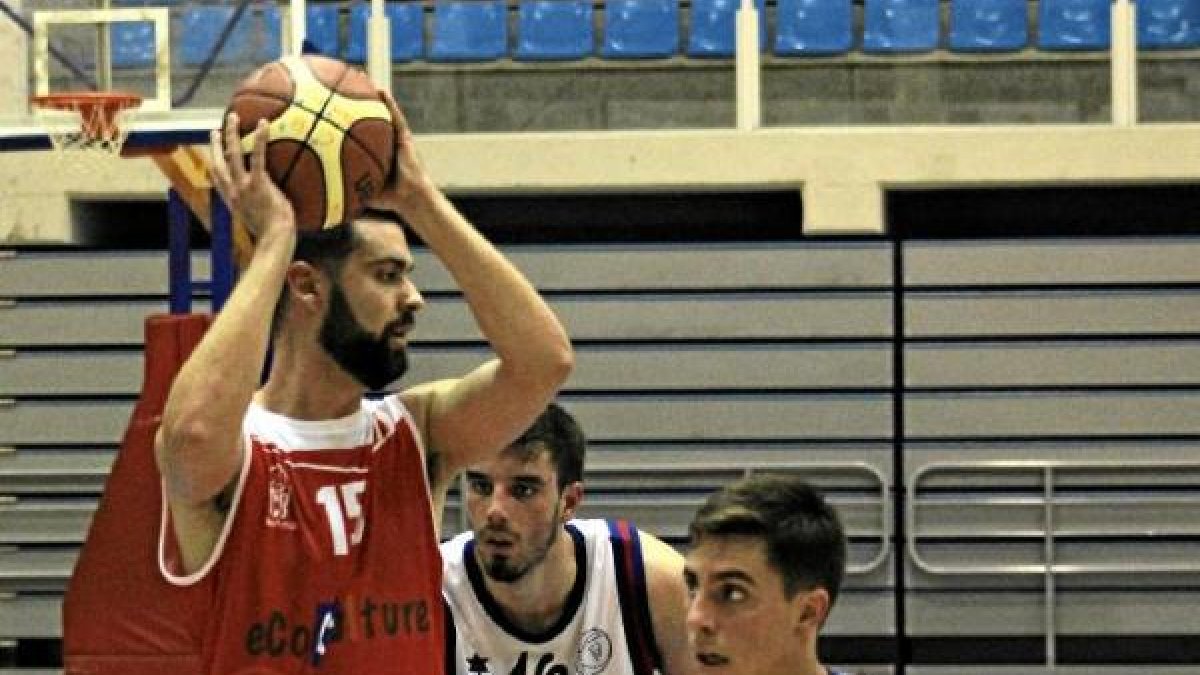 Los almerienses van a por la victoria a la pista de Motril