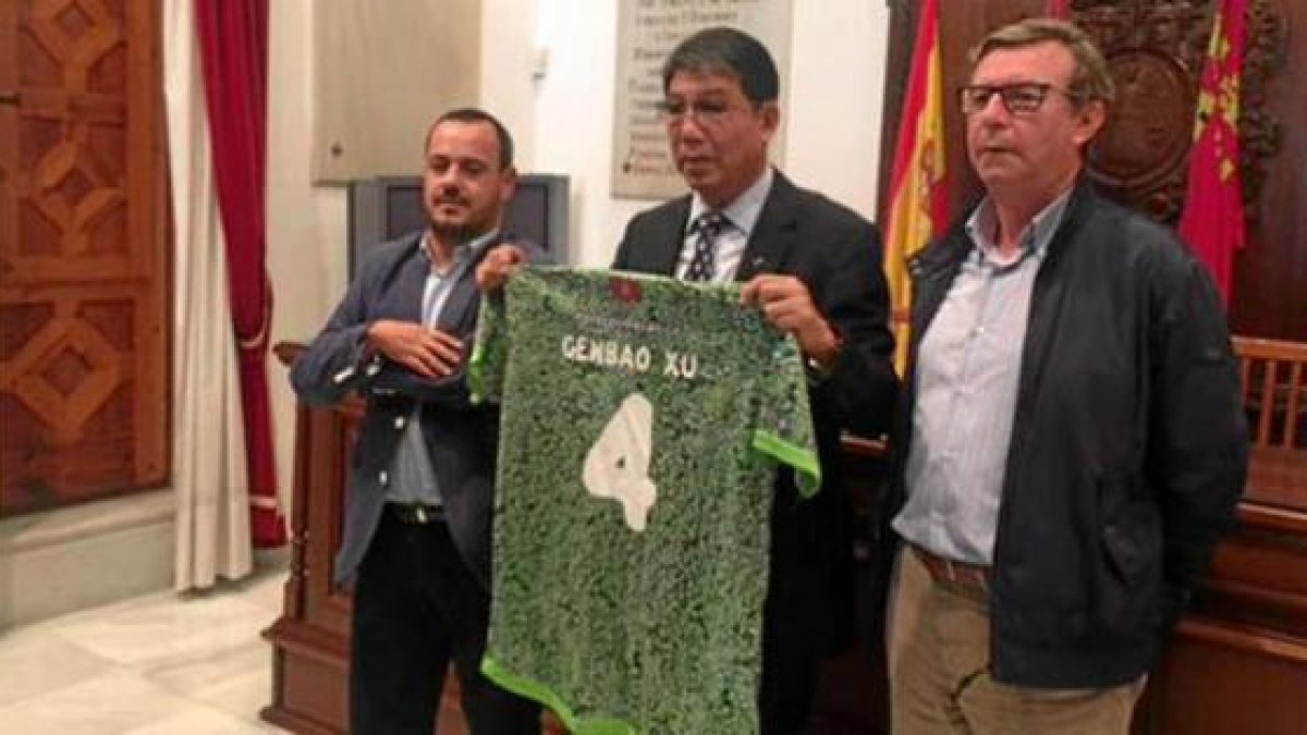 Xu Gembao es el nuevo propietario de La Hoya Lorca.