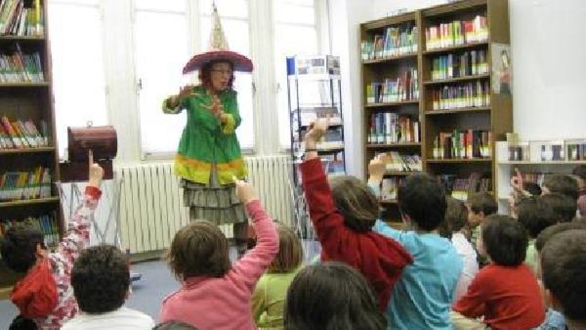 Los cuentacuentos son una de las actividades preferidas de los peques