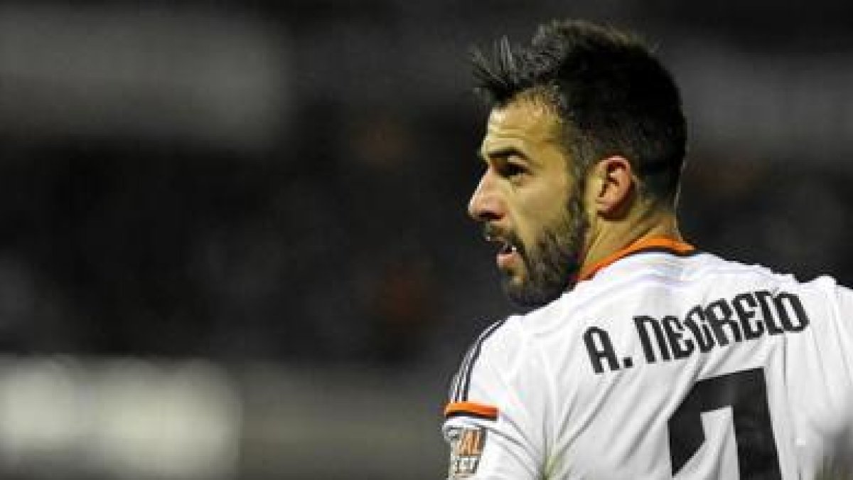 Negredo no volverá hasta 2016.