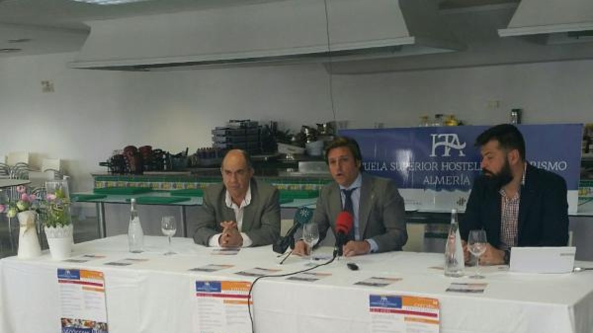 El concejal y los directores