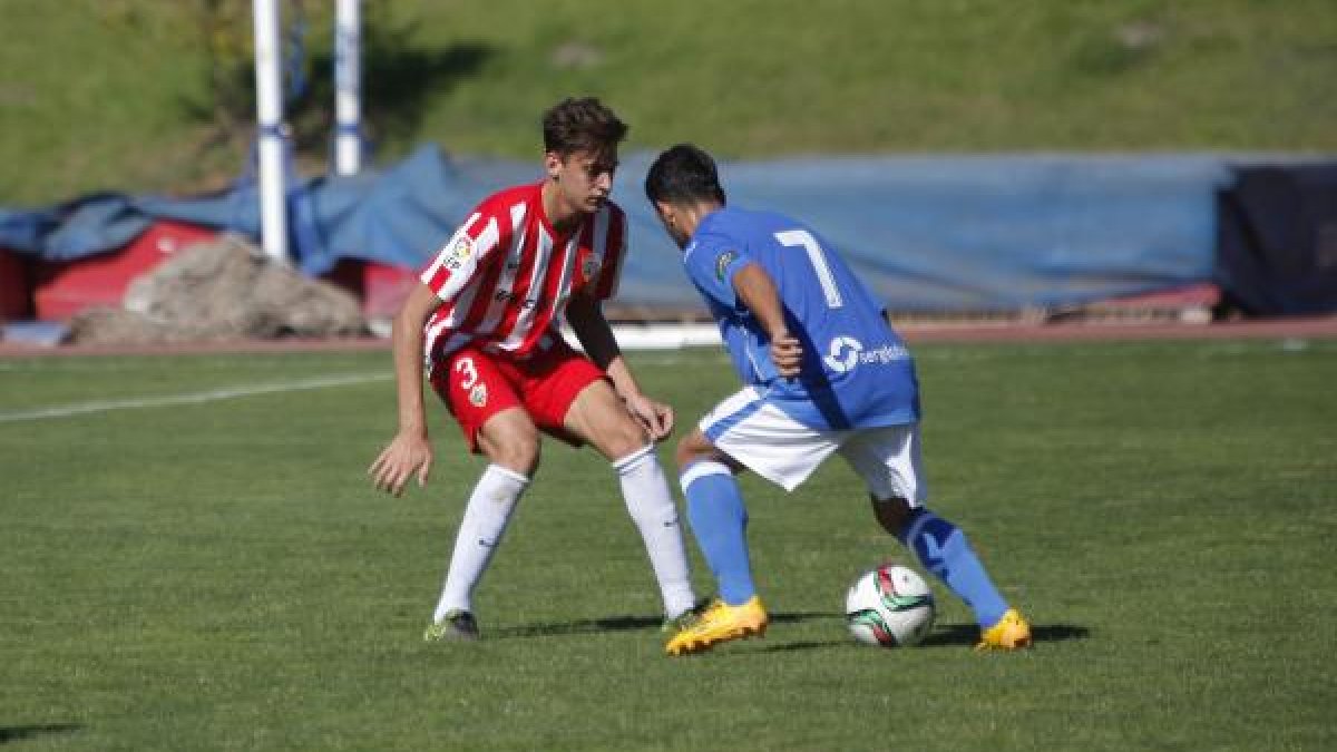 El Almería B viene de empatar en casa con el Melilla.