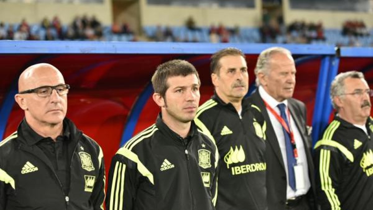 Albert Celades en el banquillo del Mediterráneo.