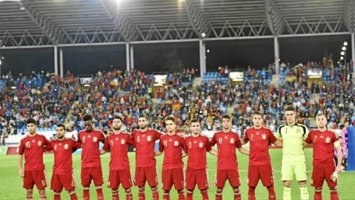 España da una alegría a los aficionados de Almería goleando a Georgia.
