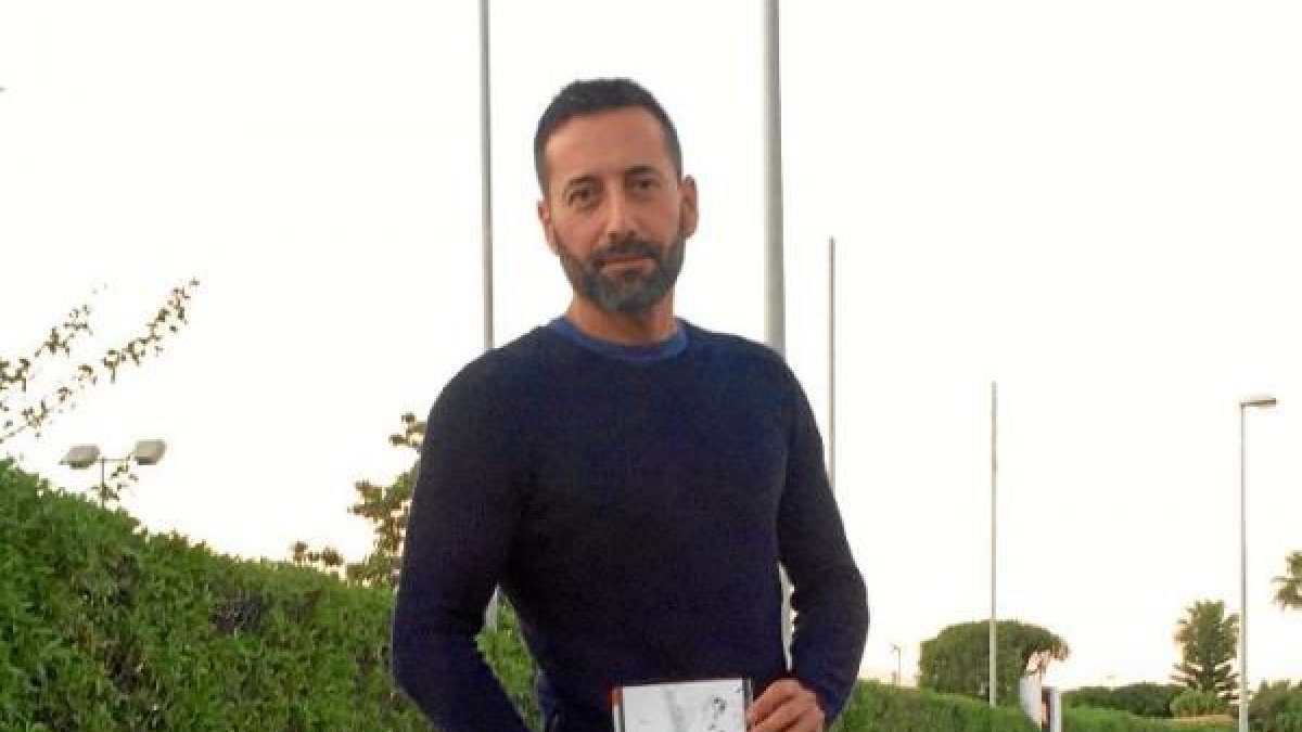 Miguel Vasserot es abogado y éste es su debut en el mundo de las letras.