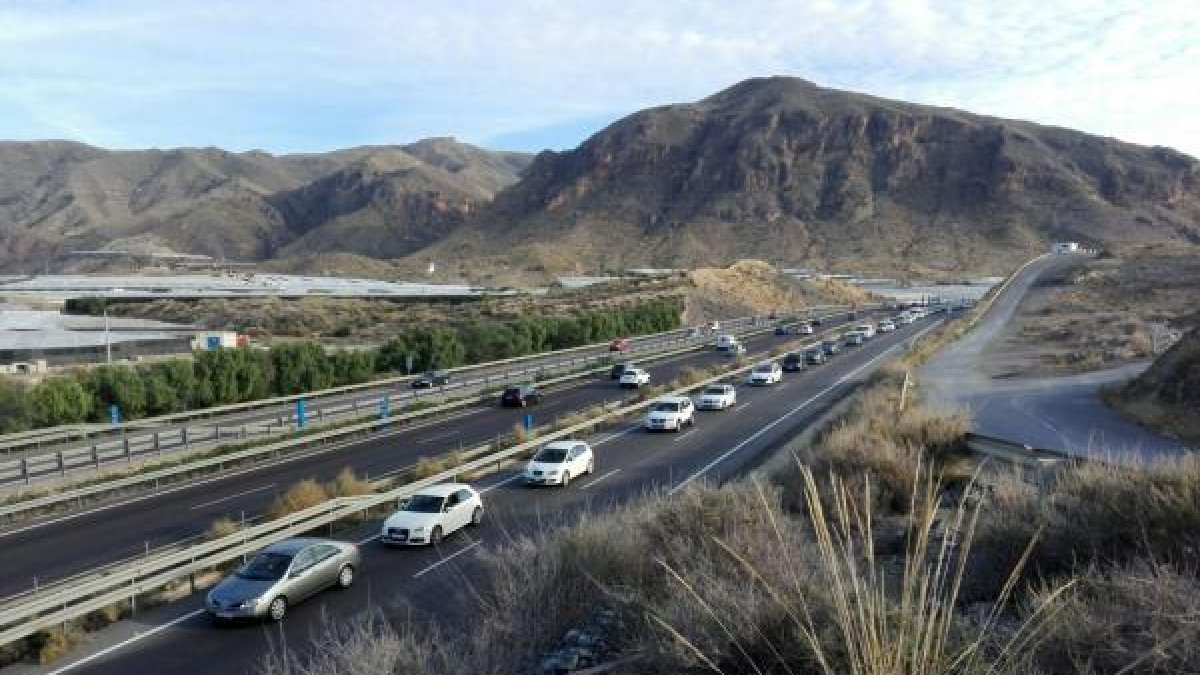 Punto de acceso a la A-7 que se está estudiando desde la zona de Aguadulce norte.