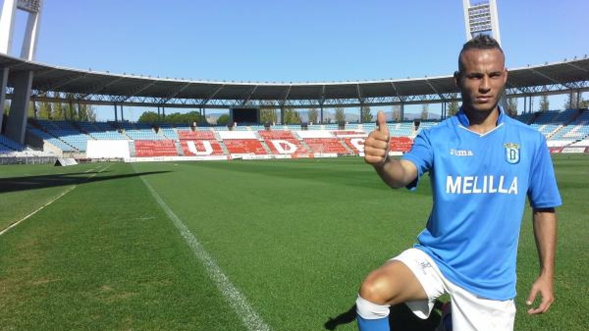 Fatah, en la hierba del Estadio de los Juegos Mediterráneos.