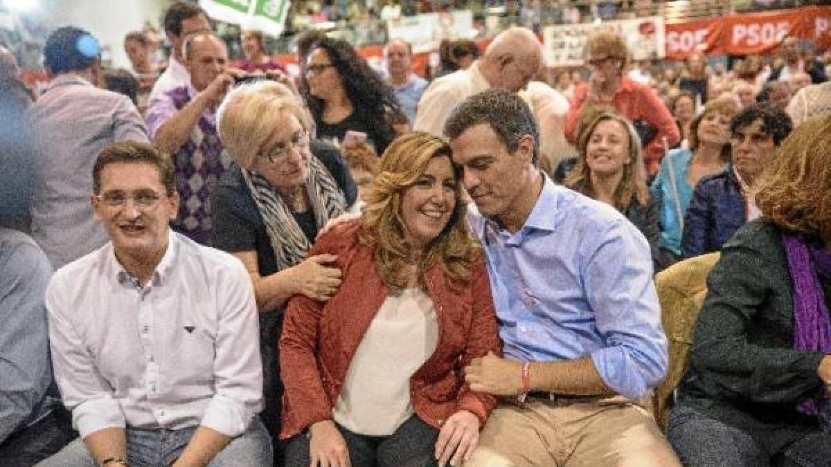 Pedro Sánchez junto a la presidenta de Andalucía, la socialista Susana Díaz.