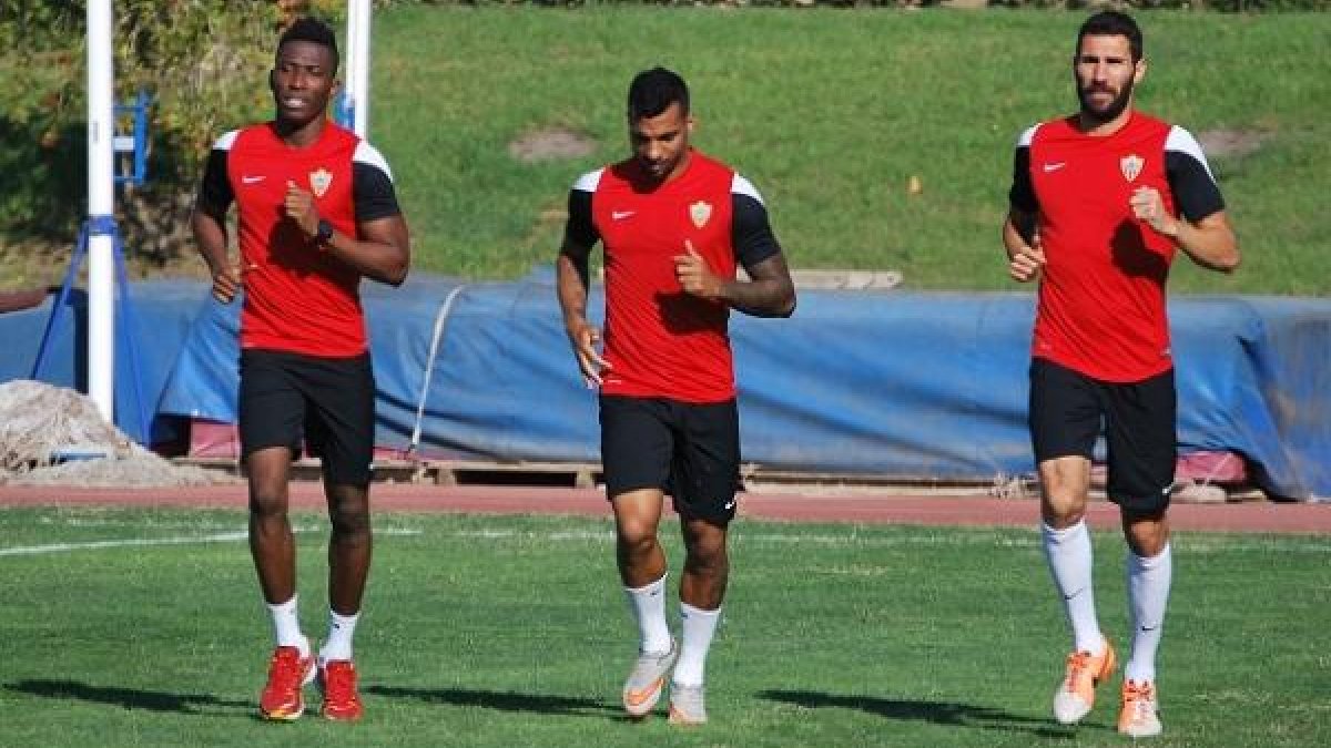 Jonathan, Michel Macedo y Cuéllar son las novedades.