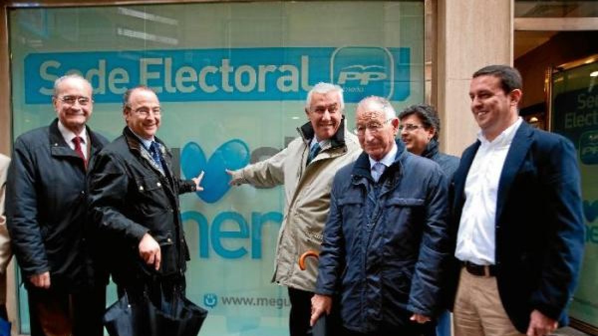 Inauguración de la sede electoral del PP en 2011