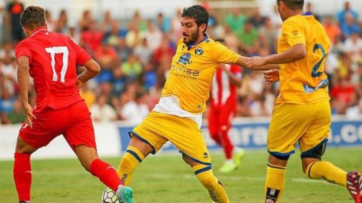 Campaña no podrá jugar contra el Almería.