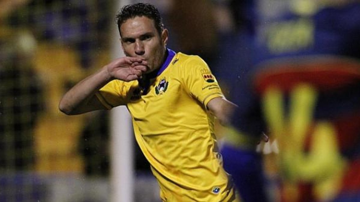 David Rodríguez celebra un gol con el Alcorcón.