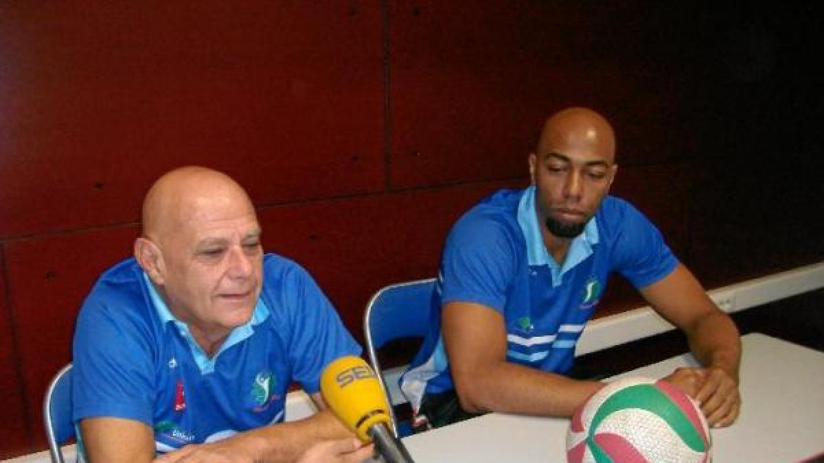 Piero Molducci y Moisés Cesar en la presentación.