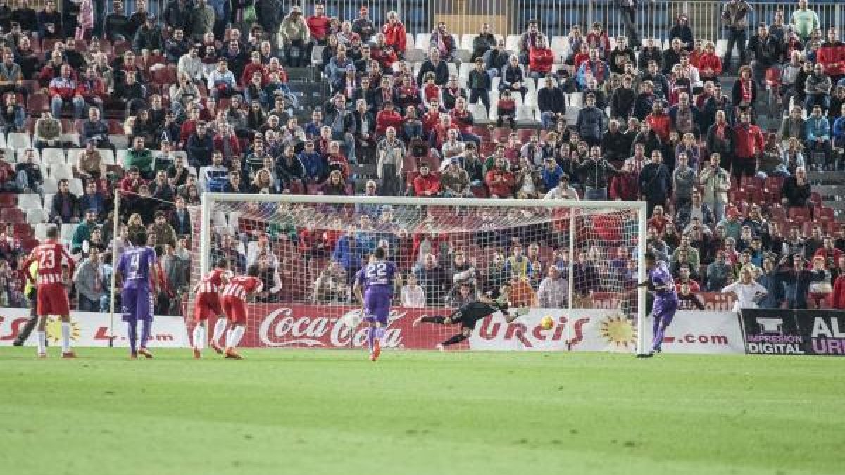 Casto recibe menos goles con Carrillo.