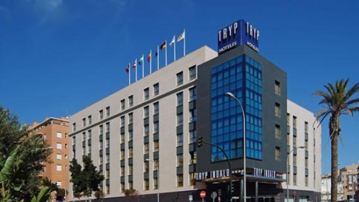 El Hotel Tryp Indalo, la casa de la Rojita en Almería.