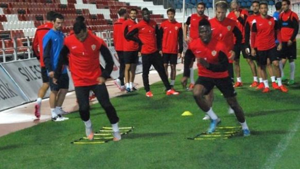 Entrenamiento del Almería este sábado.