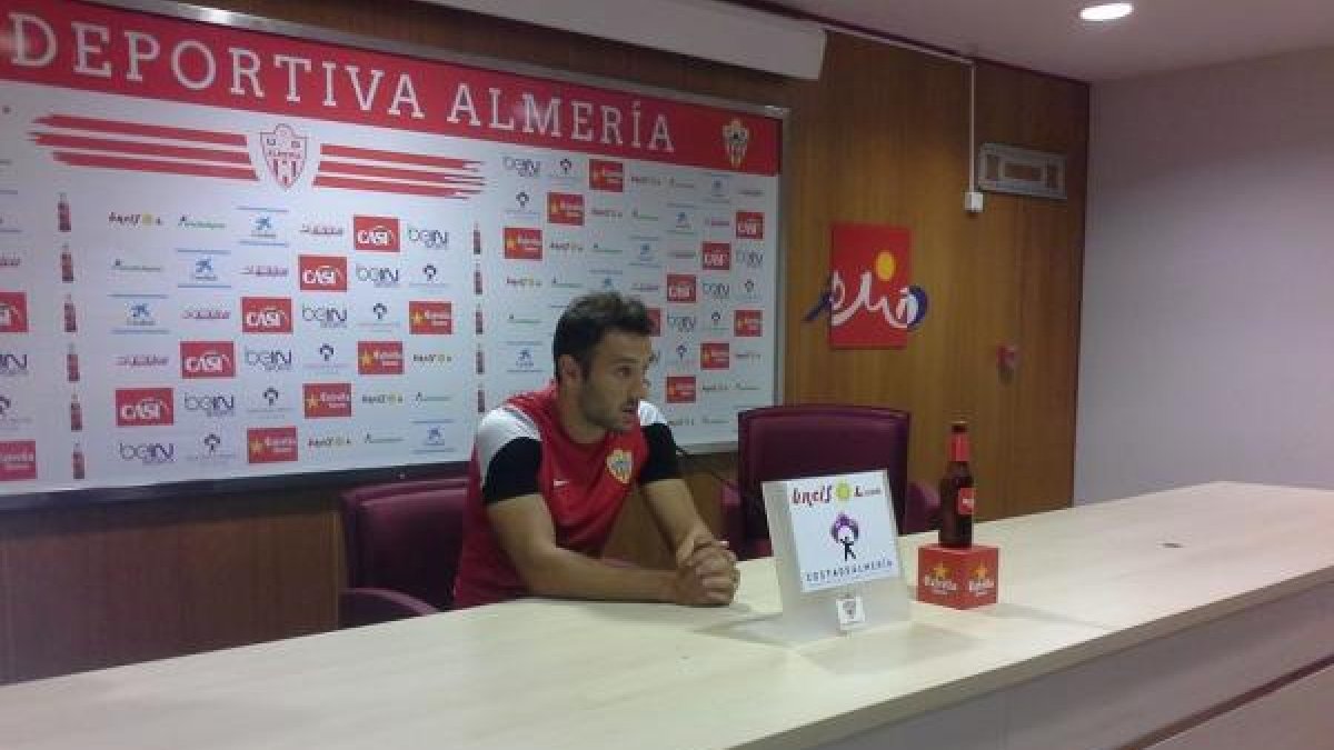 El jugador bosnio en rueda de prensa.