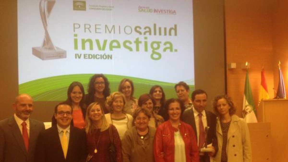 Manuel Rodríguez Maresca y Miguel Ángel Arrabal con familiares y parte del equipo médico almeriense.