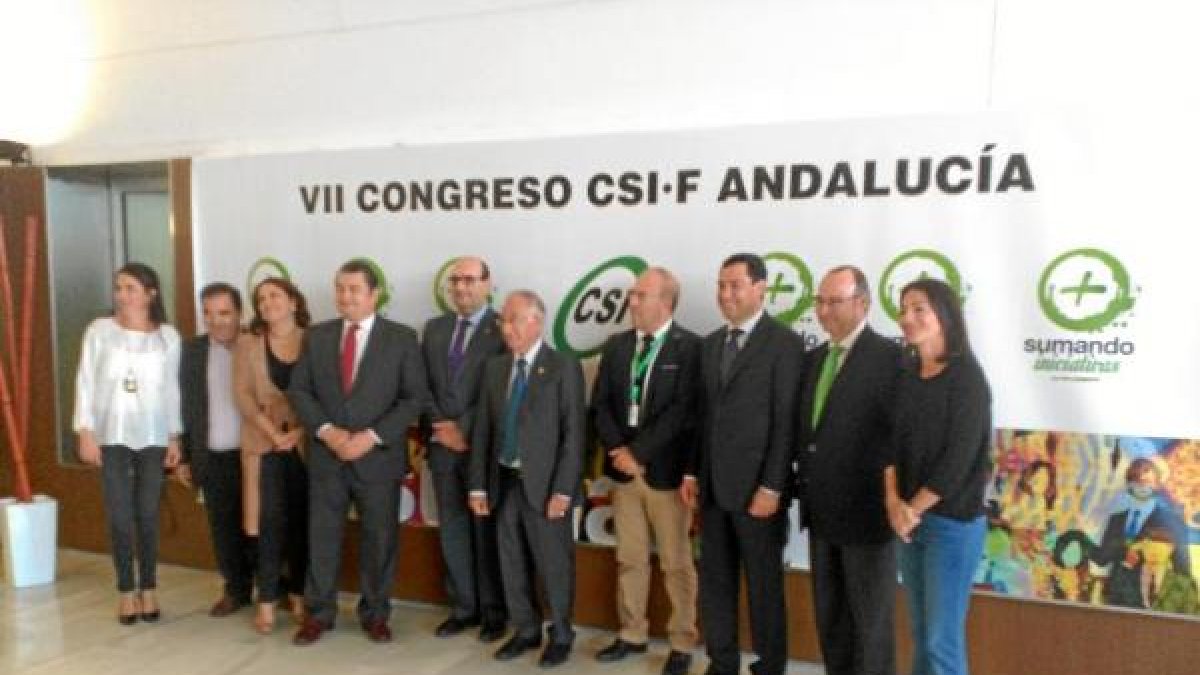 Antonio Sanz en la inauguración del Congreso Autonómico de CSIF, junto a miembros del PP.