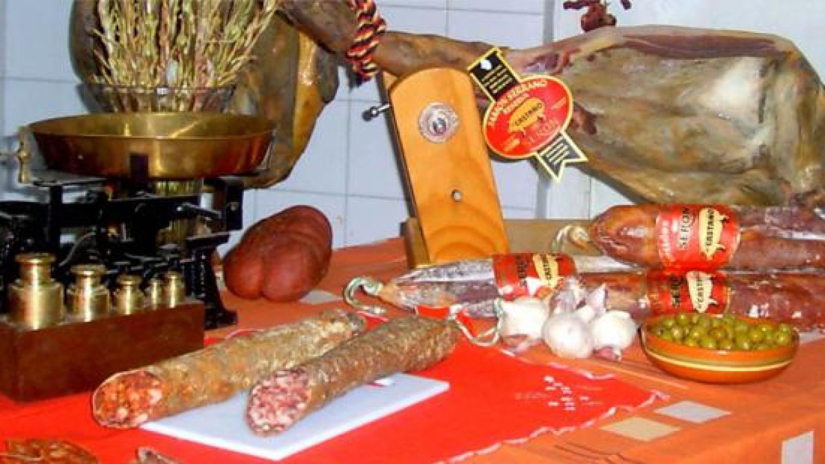 Jamones y Embutidos Castaño en Serón.