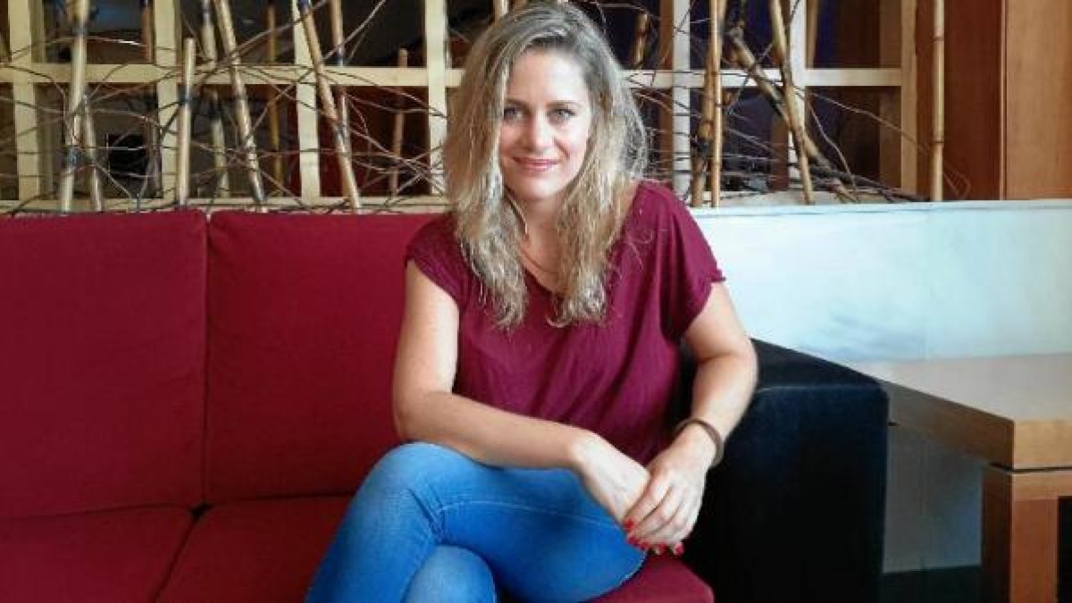 Lisi Linder es la actriz que encarna a la rusa Agneska en Mar de Plástico