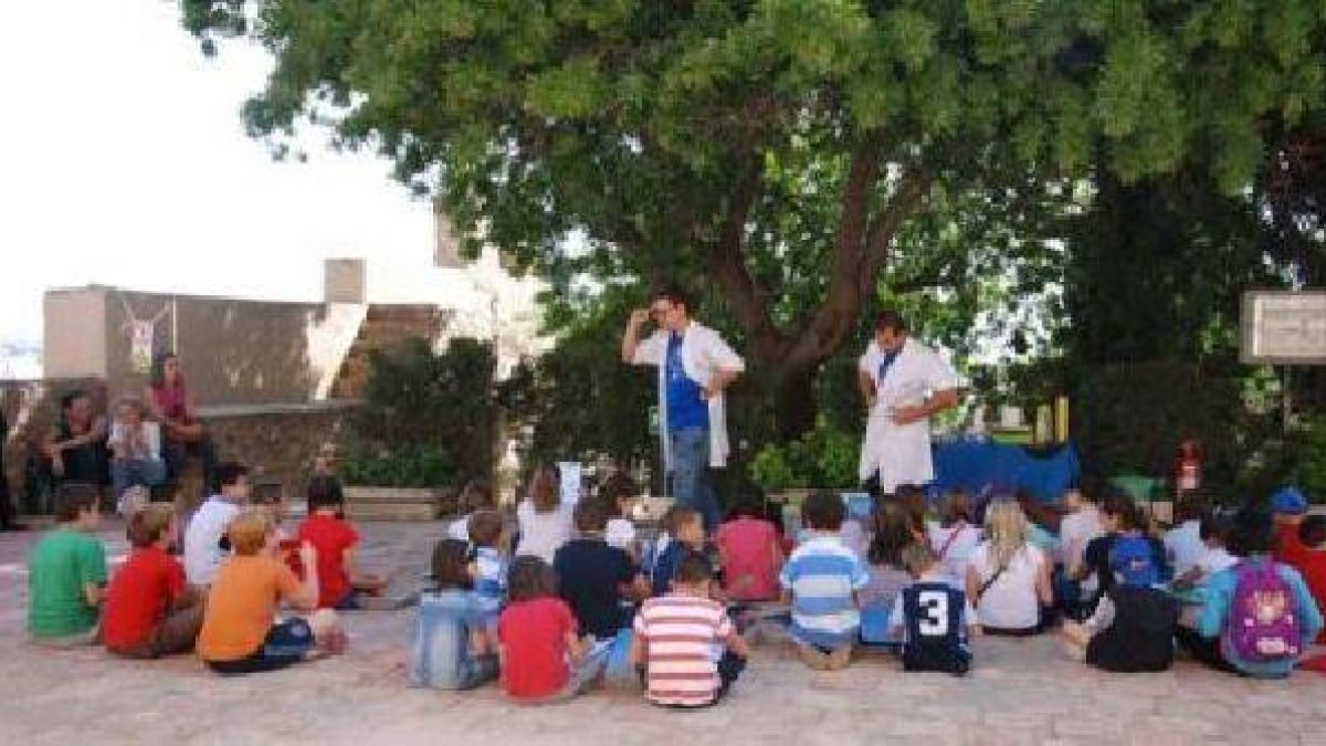 Talleres infantiles en La Alcazaba desarrollados por Ciencia Divertida