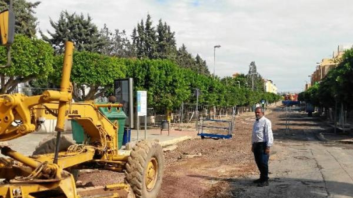 Cano en una visita a las obras en la avenida.
