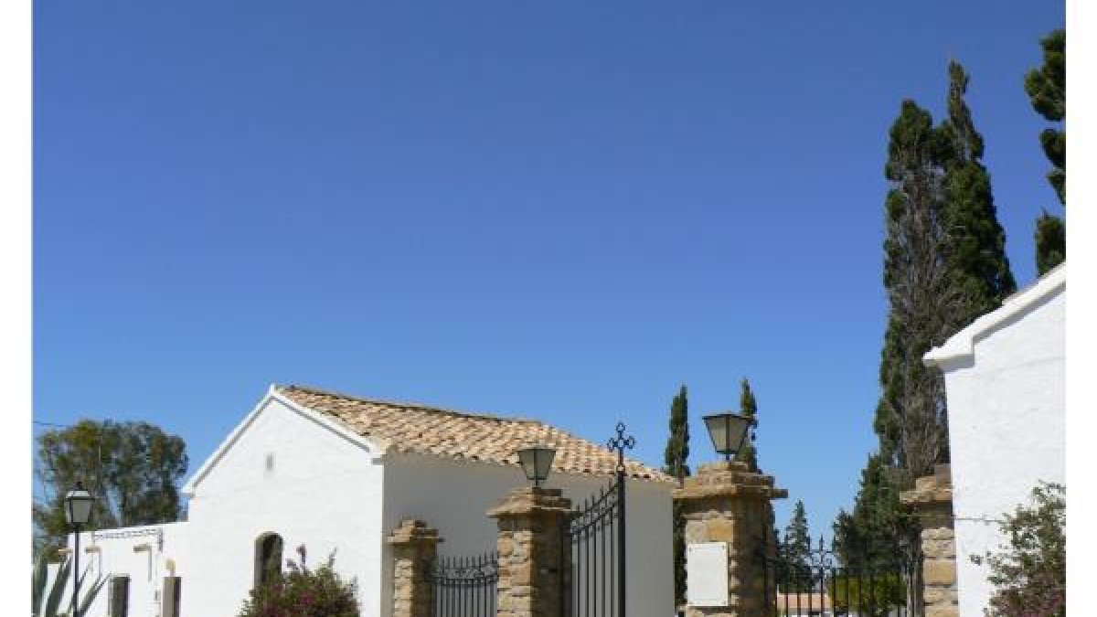 Entrada del cementerio de Mojácar.