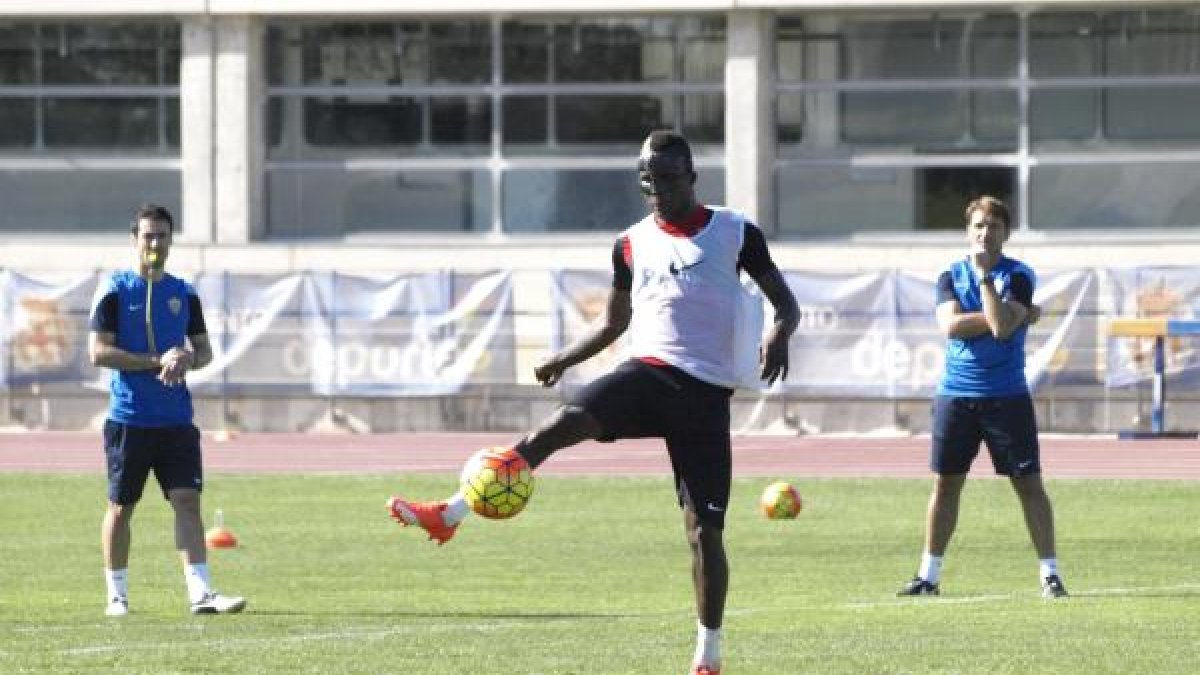 Mohammed Fatau en el entrenamiento de este jueves.