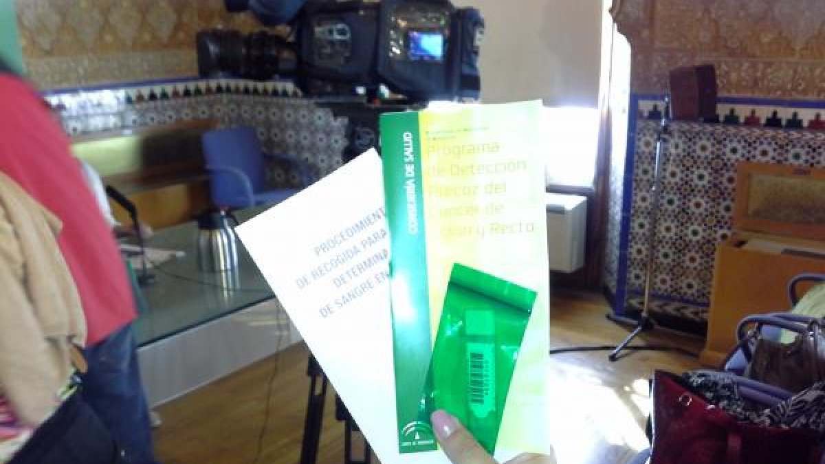 Información y kit para que el usuario inicie el cribado de cáncer de colon.