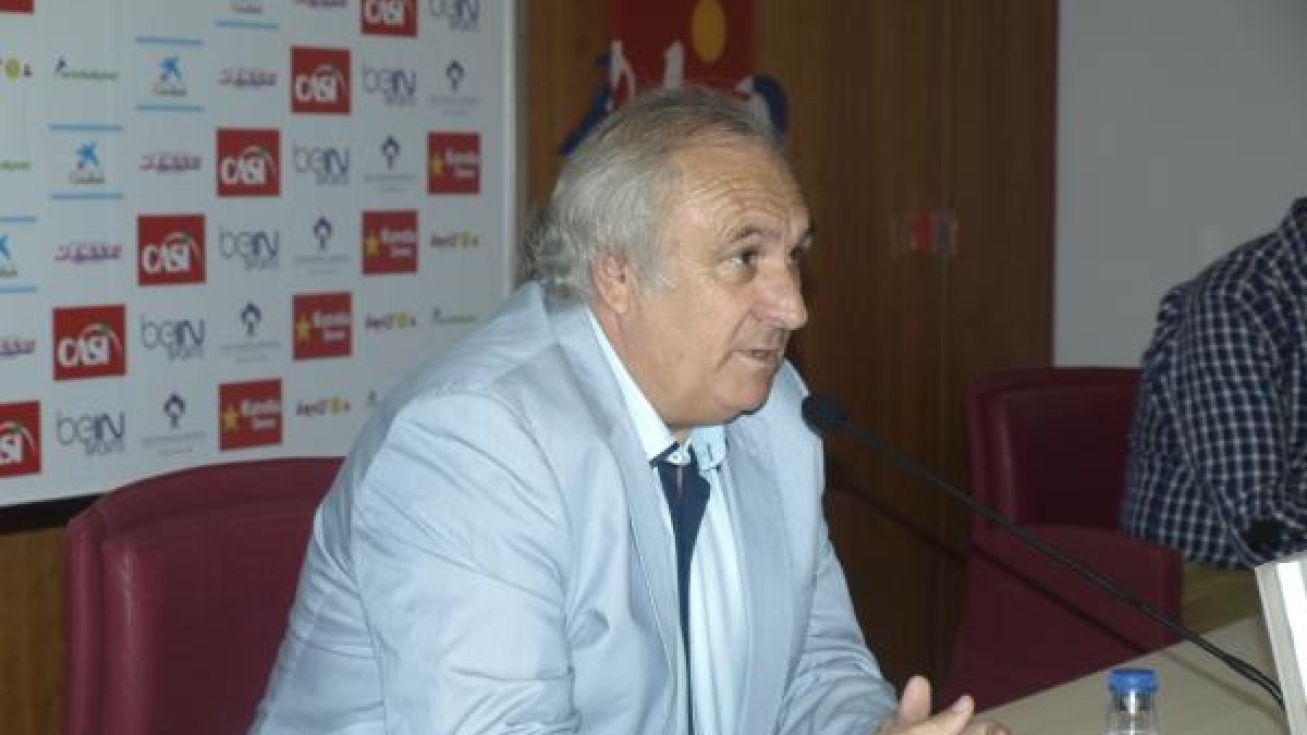 Alfonso García presentando a Joan Carrillo.