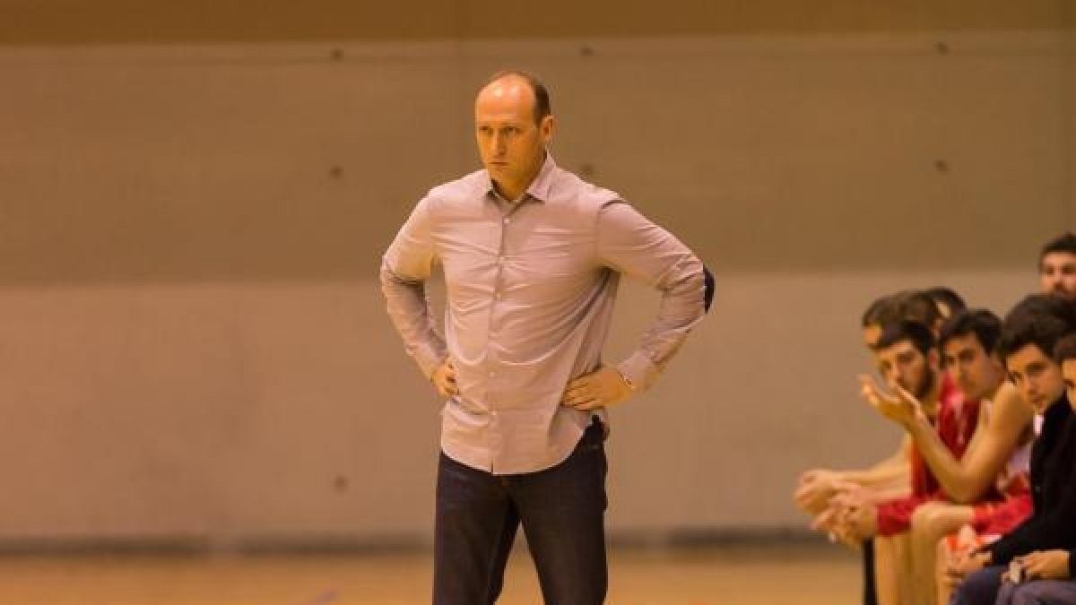 César Martínez, técnico del conjunto rojillo.