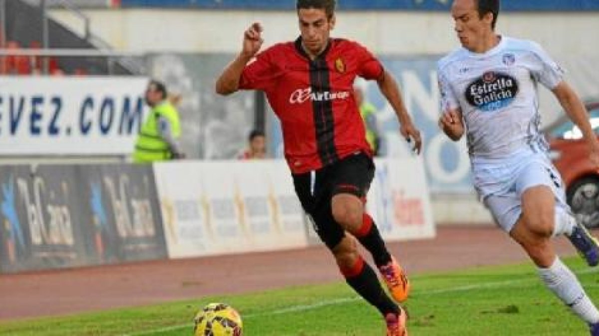 El jugador en el partido frente al Lugo.