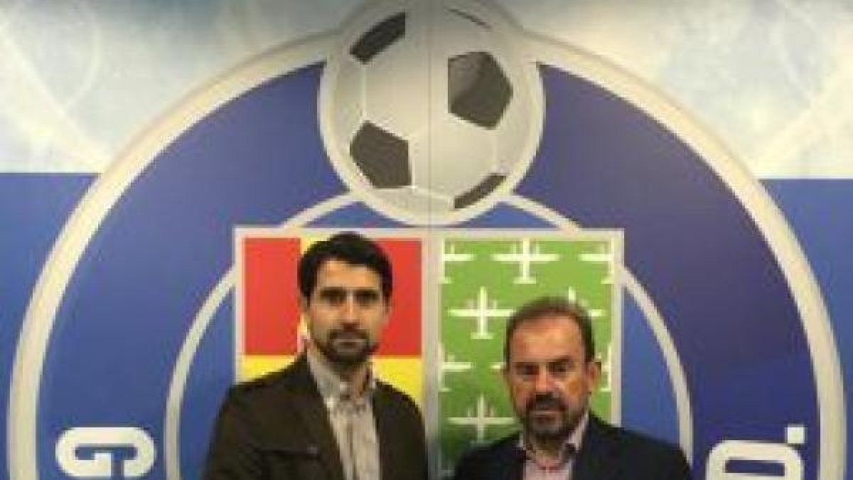 De la Red posa junto a Ángel Torres.