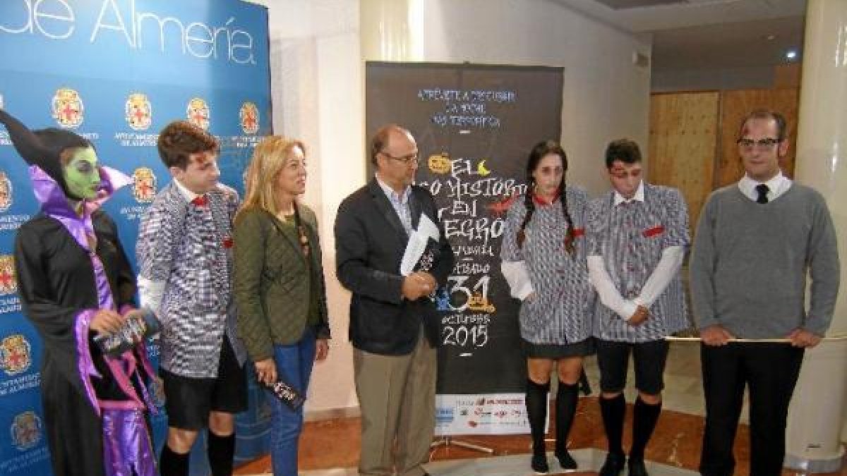 Presentación del Casco Histórico en Negro, ayer en el Museo de Arte de Almería 2.