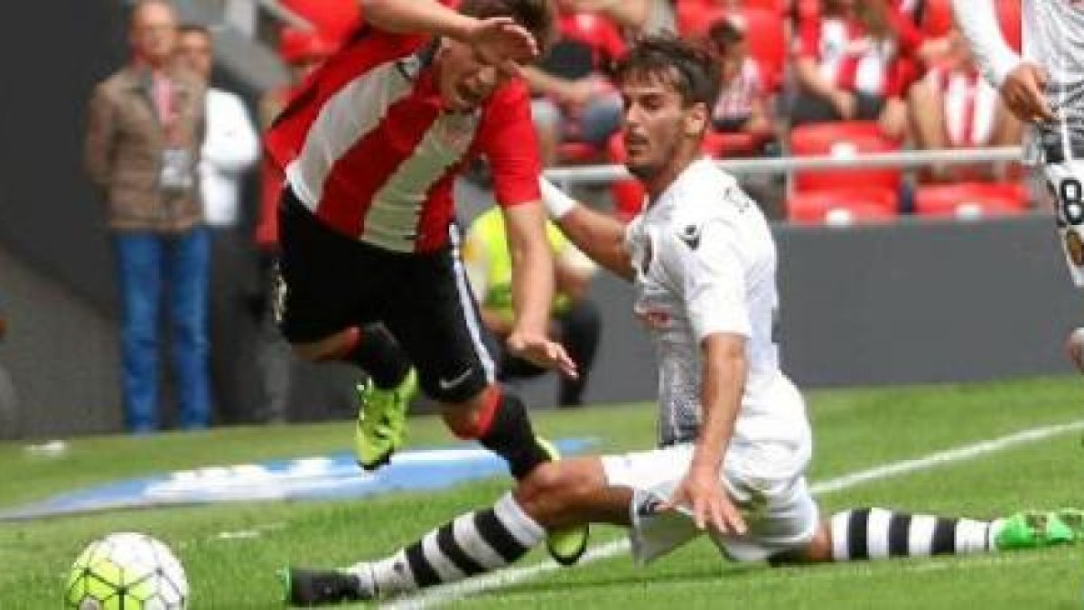 Oriol en el partido celebrado en Anduva.