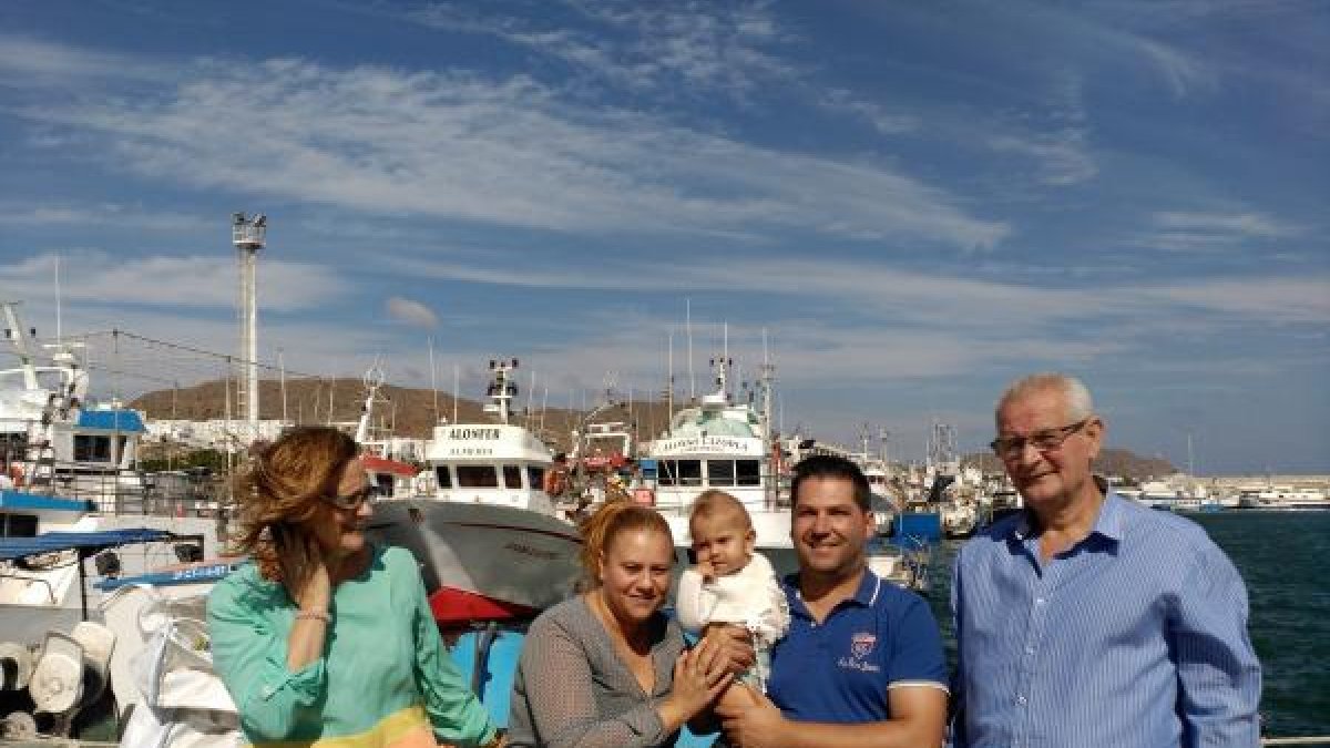 Los protagonistas, en el puerto de Carboneras.