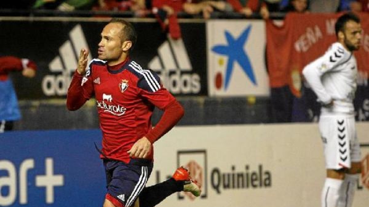 Nino celebra el gol ante el Albacete.