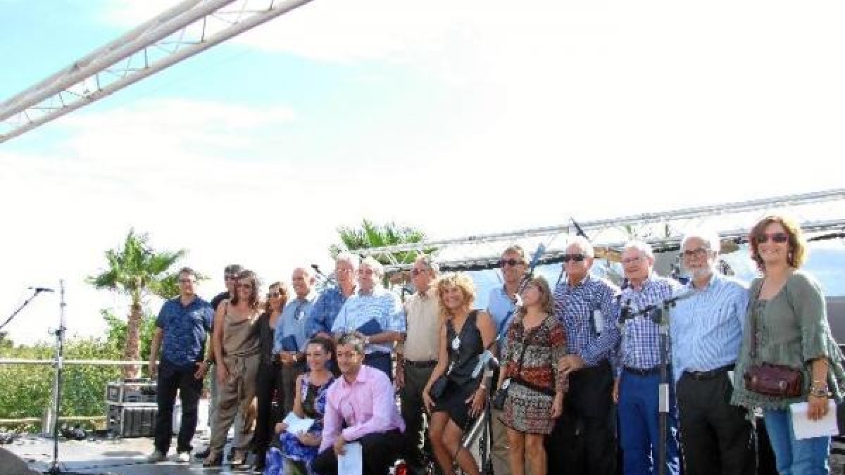 Rafael Mezquita, Miguel Moreno, Miguel Bretones, Fco. Galera, Gabriel Montes, Santiago López, Antonio Castillo, 1º director; y José Ramos, con Eva Al