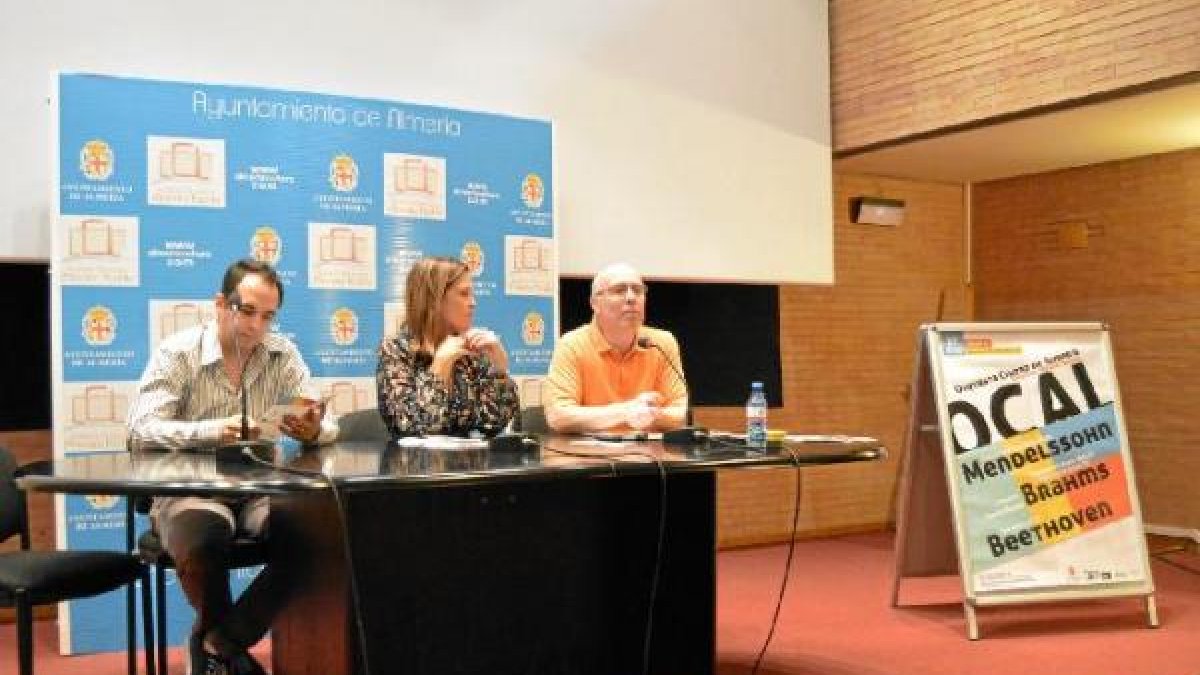 Presentación del concierto con Jesús Reina, Ana M. Labella y Michael Thomas.